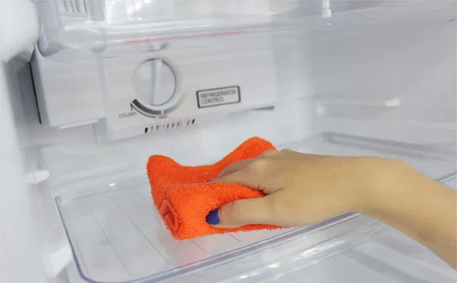 Những nguyên nhân phổ biến nhất khiến tủ lạnh chảy nước ở ngăn mát bạn cần biết tủ lạnh chảy nước ở ngăn mát