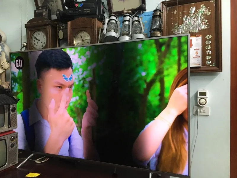 tivi bị đen góc màn hình