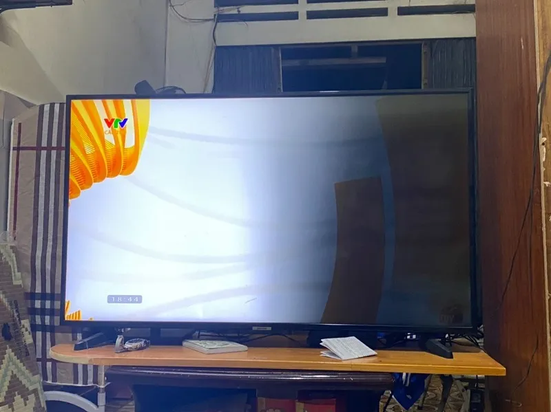 tivi bị đen góc màn hình