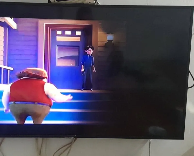 tivi bị đen màn hình vẫn có tiếng